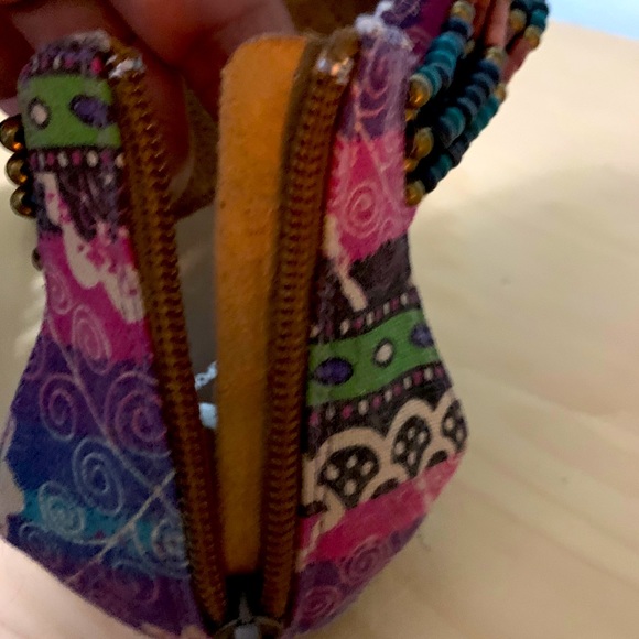 Sandals with colorful beading detail ankle strap - Picture 3 of 6